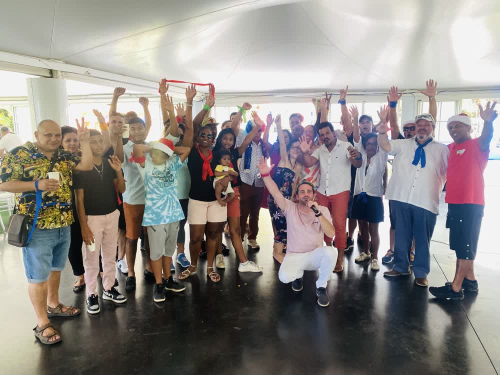 Soirée de fin d'année d'entreprise sous chapiteau à La Réunion organisée par Pull Up Événements
